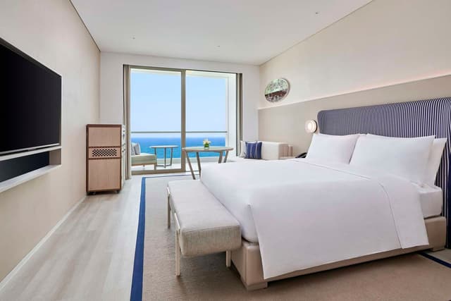 KING DELUXE ROOM OCEAN VIEW