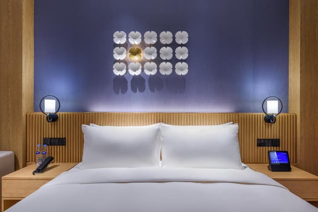 Huazhu - Deluxe Bed Room