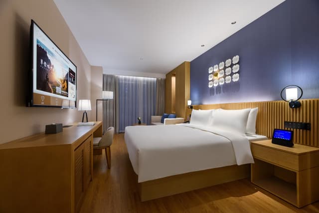 Huazhu - Deluxe Bed Room