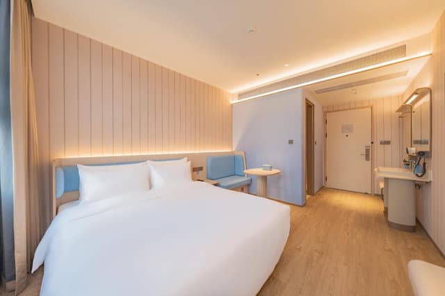 Huazhu - Superior BedRoom