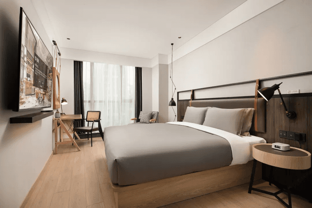 Comfort Queen Room