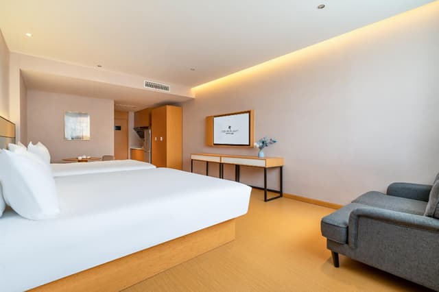 Light Luxury Family Twin Room