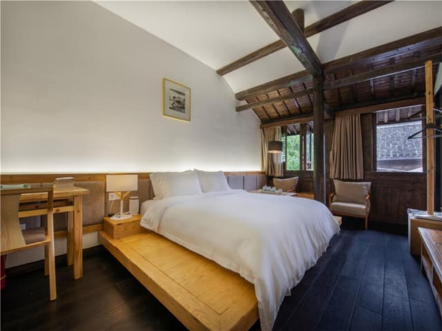 Tatami Queen Room