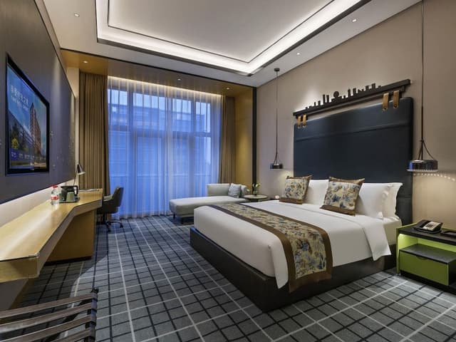Superior Room, 1 King Bed