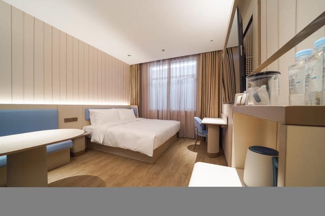 Huazhu - Room With Bed