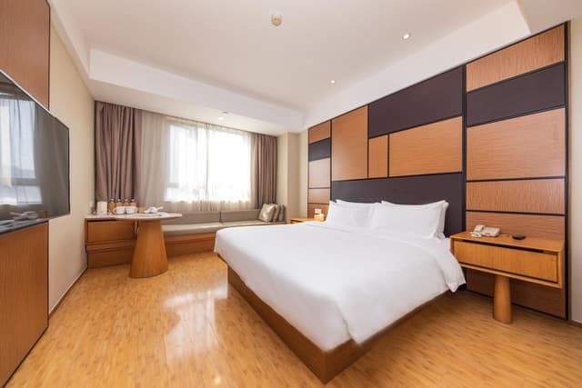 Huazhu - Two Bed Room Suite