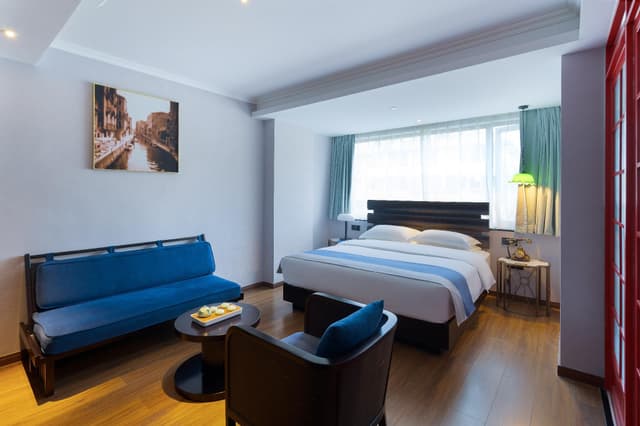 Business big bed room