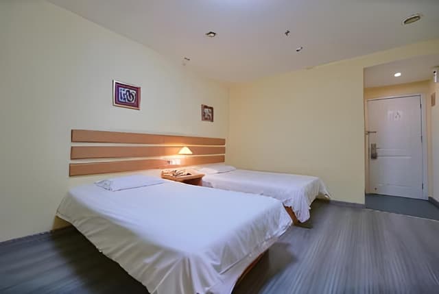 HOM - Twin Bed Room A
