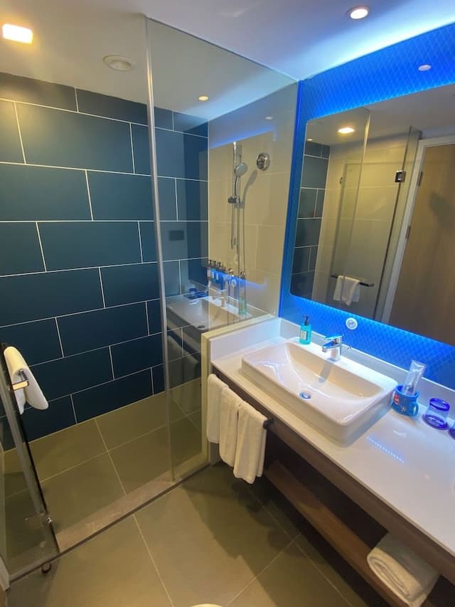 Standard Room, 2 Twin Beds, Lake View