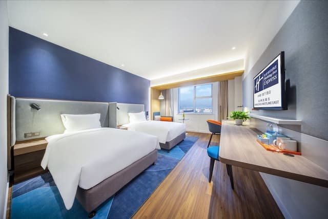 Standard Room, 2 Twin Beds, Lake View