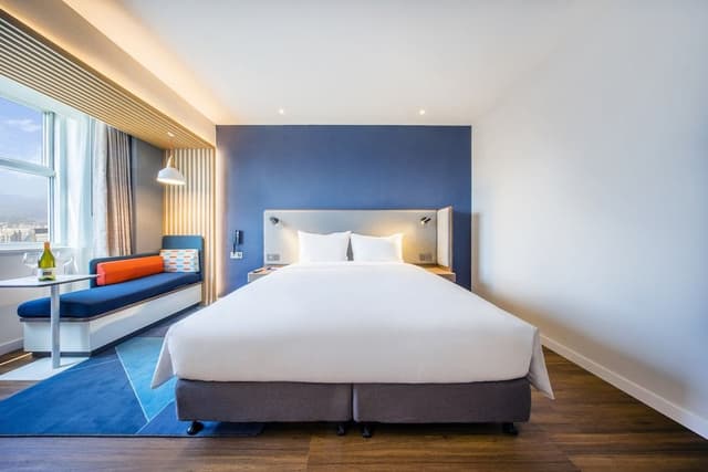 Standard Room, 1 King Bed
