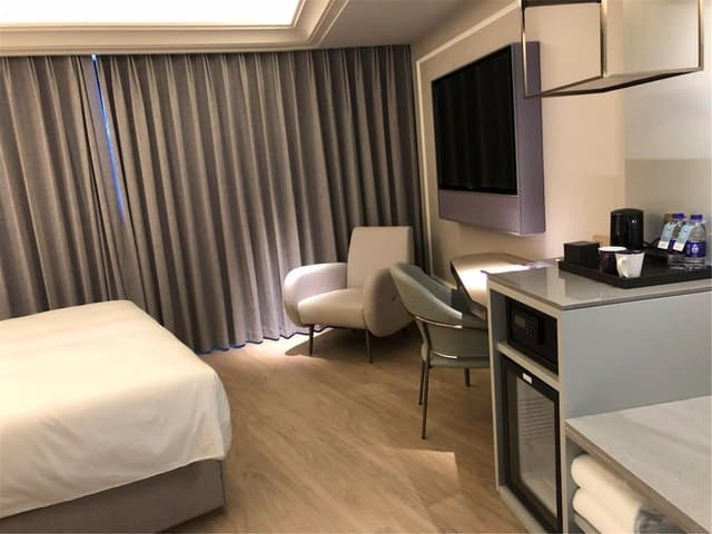 Superior Room, 1 King Bed