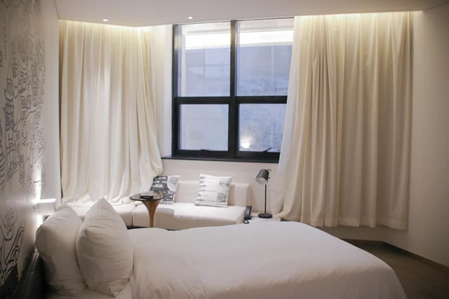 Huazhu - Deluxe Twin Room