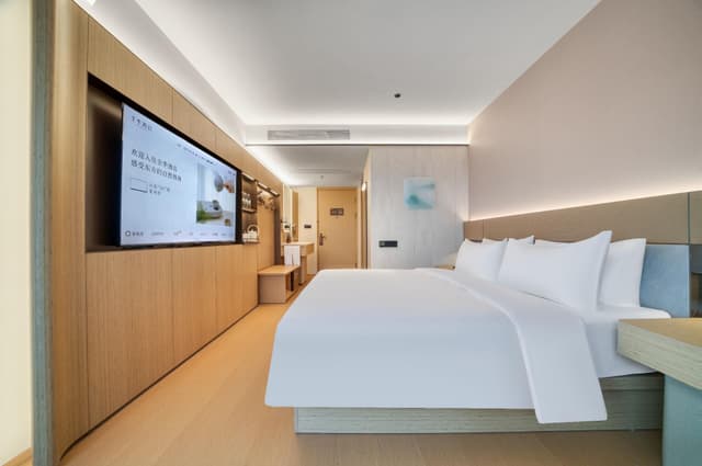 Huazhu - Superior 1 Bed Room