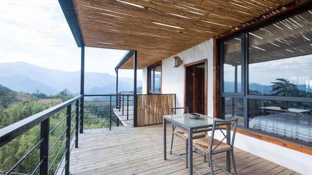 Queen Room with View