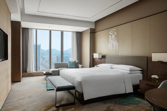 Junior Suite, 1 King Bed