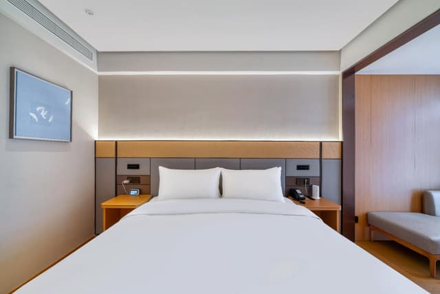 Huazhu - Superior BedRoom