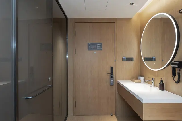 Huazhu - Destress Superior Bed Room
