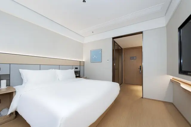 Huazhu - Room With Bed