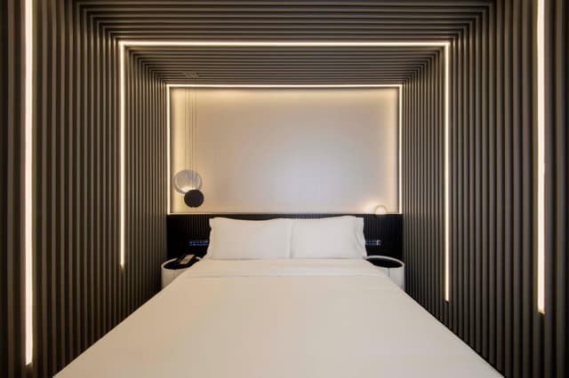 Huazhu - Modern Time Theme Room