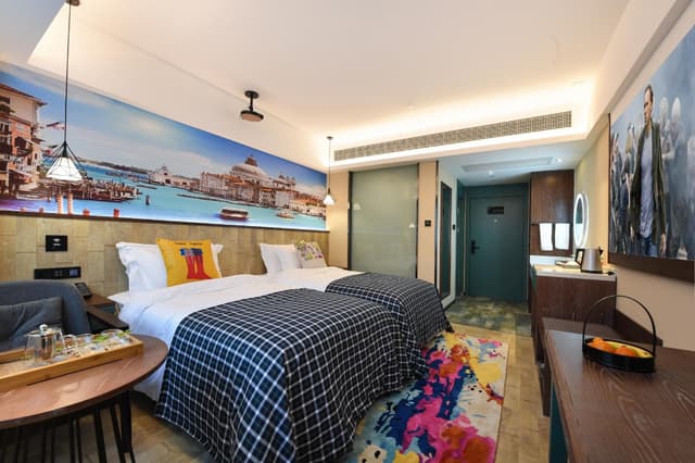Standard Twin Room