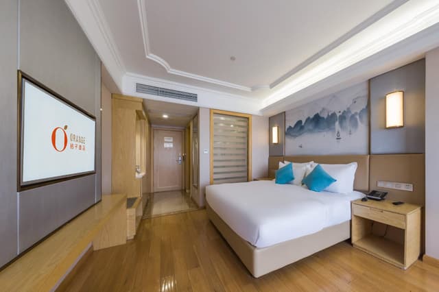 Huazhu - Deluxe Bed Room