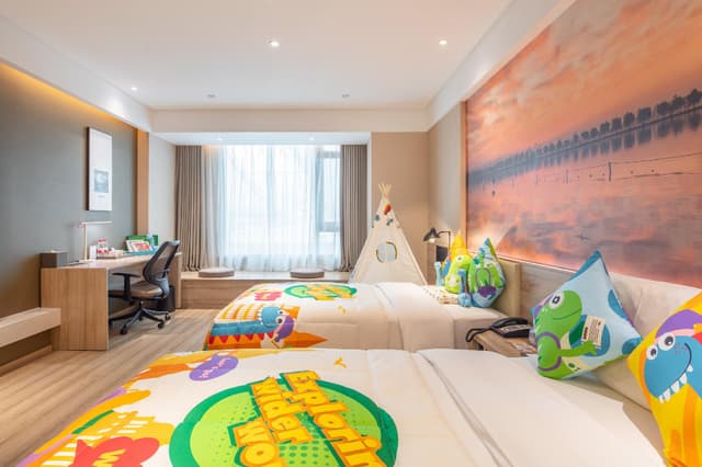 Rezen - Little Dinosaur Theme Room