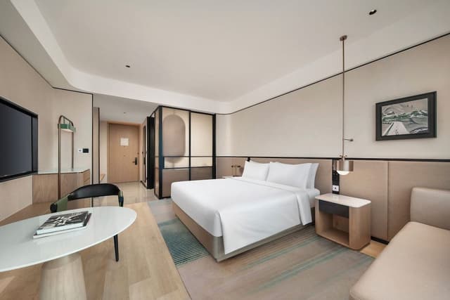 Standard Room, 1 King Bed