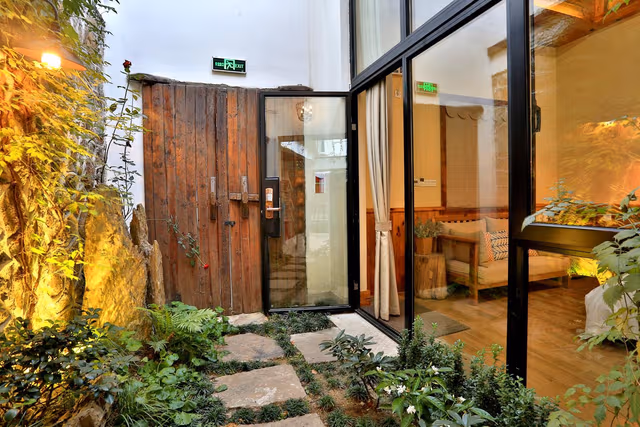 Courtyard Twin Bed