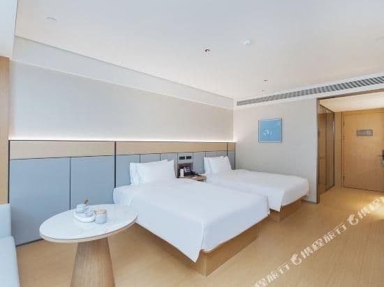 zero pressure twin bed room