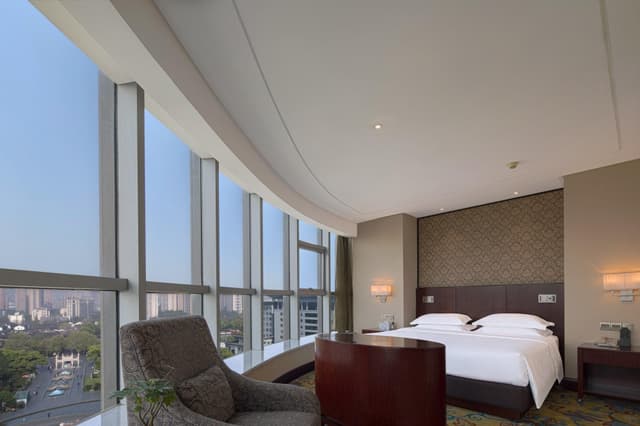 Queen Room with View