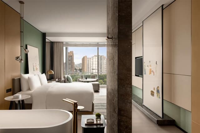 Deluxe Room, 1 King Bed (Executive King Room)