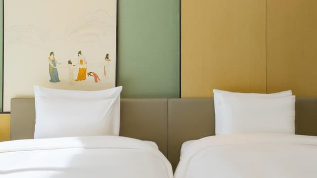 Standard Room, 2 Twin Beds, City View (Deluxe Twin Room)