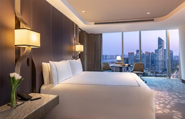 KING DELUXE RIVER VIEW ROOM