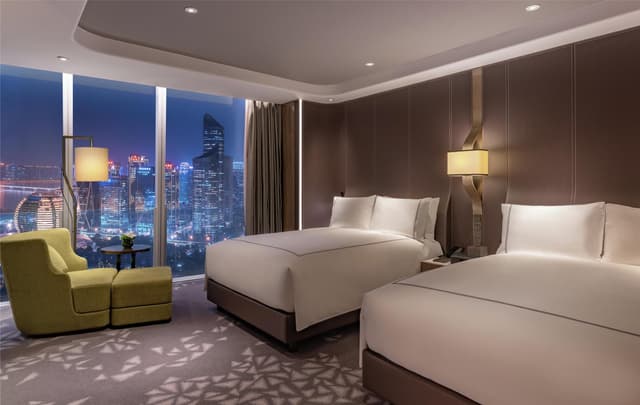 QUEEN DOUBLE RIVER VIEW ROOM