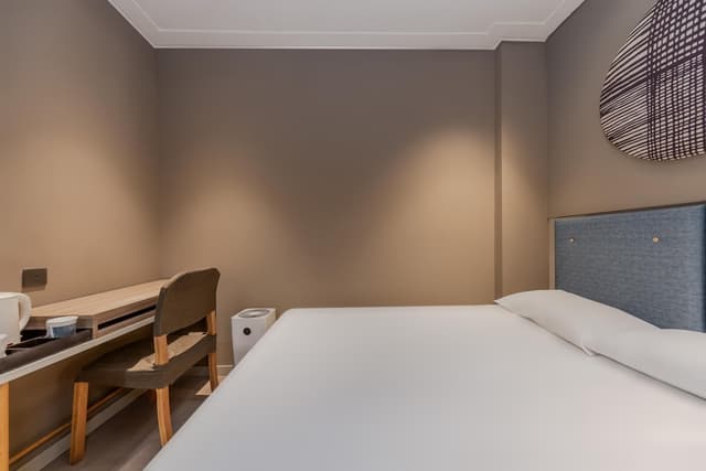 Busiess 1 Bed Room A