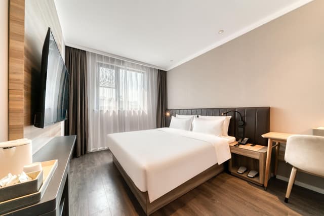 Huazhu - Superior BedRoom