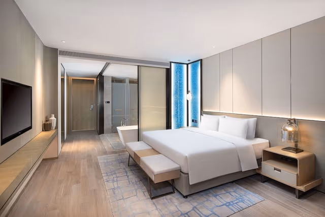 Deluxe Suite