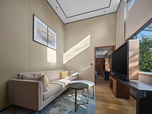 Deluxe Suite, 1 King Bed