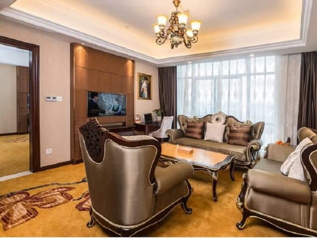 Executive Suite