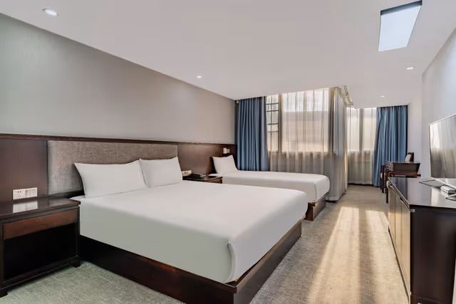 Huazhu - Deluxe Family Room