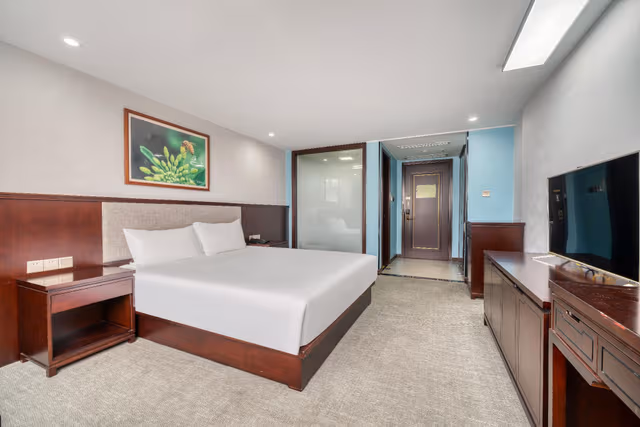 Huazhu - Deluxe Bed Room