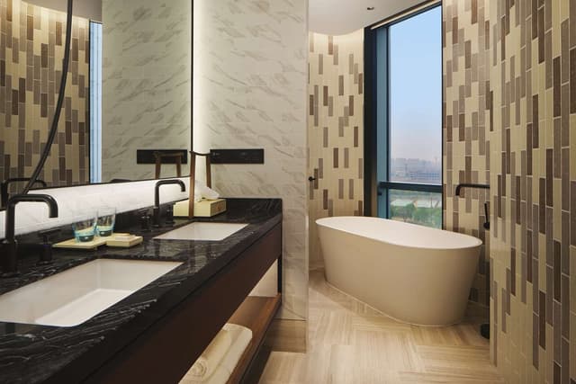 DELUXE PANORAMA LAKE VIEW SUITE