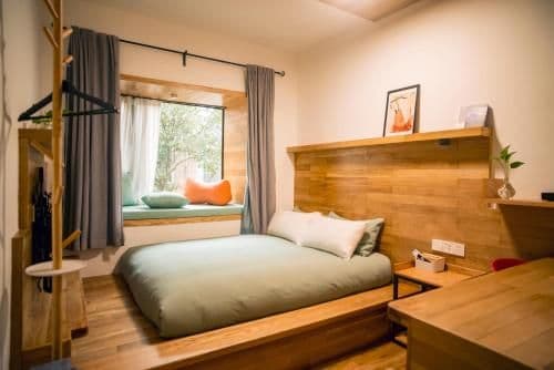 Standard Queen Bedroom