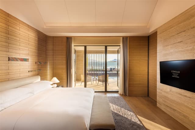 KING DELUXE SUITE