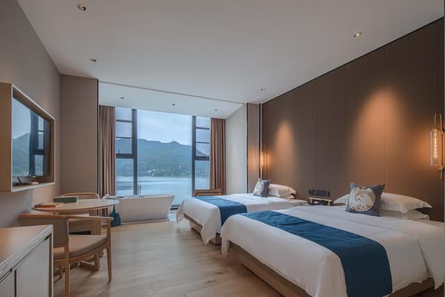 Lake View Twin Room