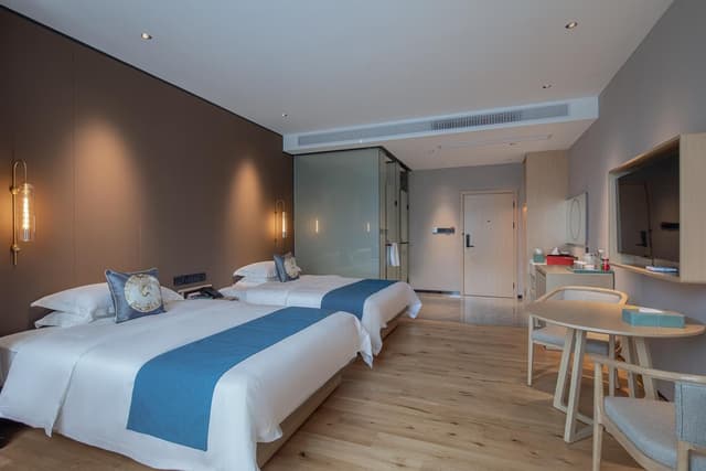 Lake View Twin Room