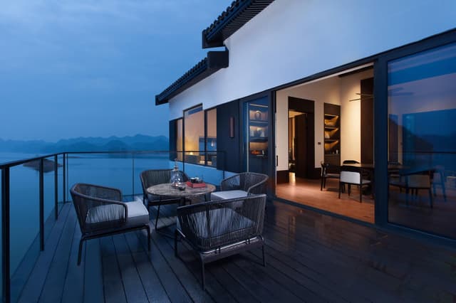 2 Bedroom Villa - Lake View