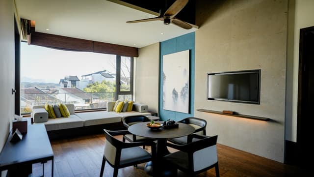 Lake View Villa