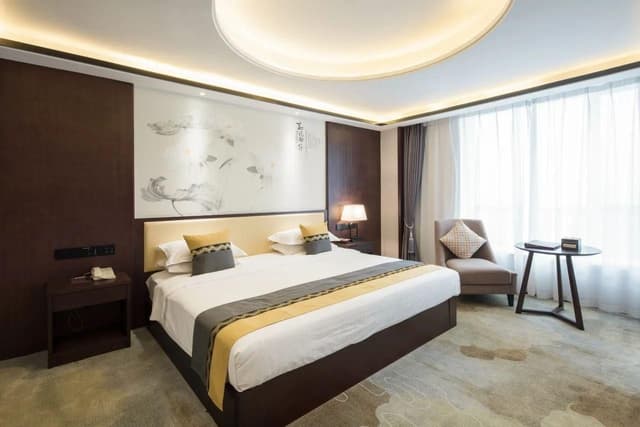 Business King Room